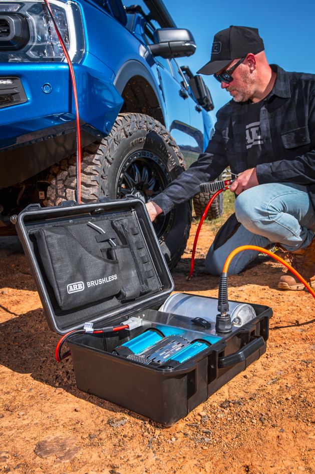 Brushless Compressor Portable (Twin) – Lifestyle Image