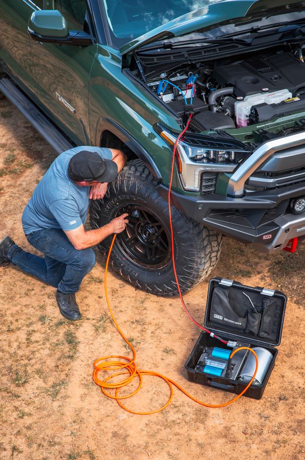 Brushless Compressor Portable (Twin) – Lifestyle Image